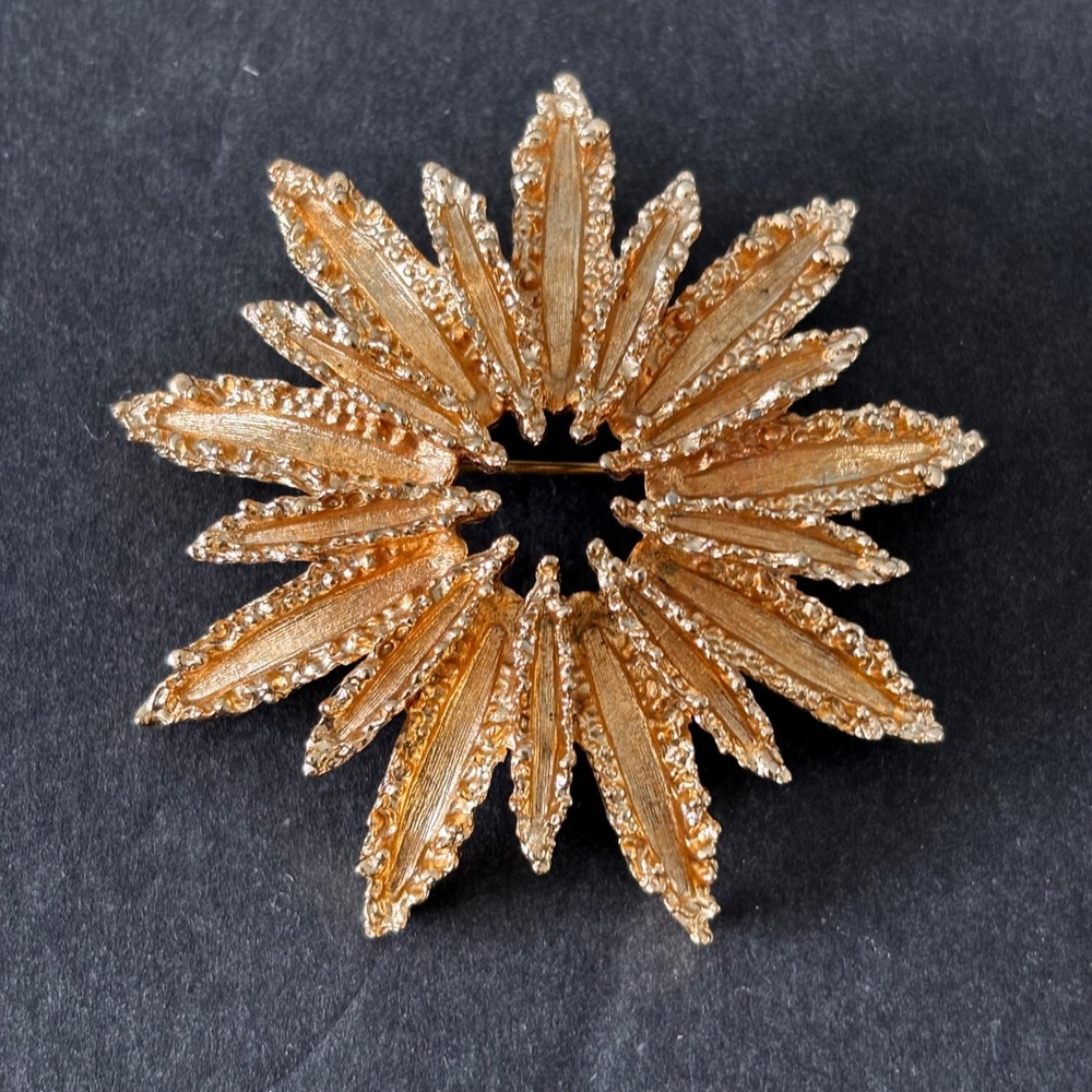 Vintage‎ Avon Sunburst Brooch Gold Tone Textured Brutalist Starburst Pin 2.25"